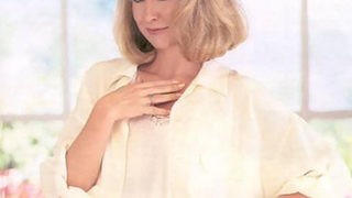 The New Teri Garrs: Five Actresses We'd Want To Get A Beer With